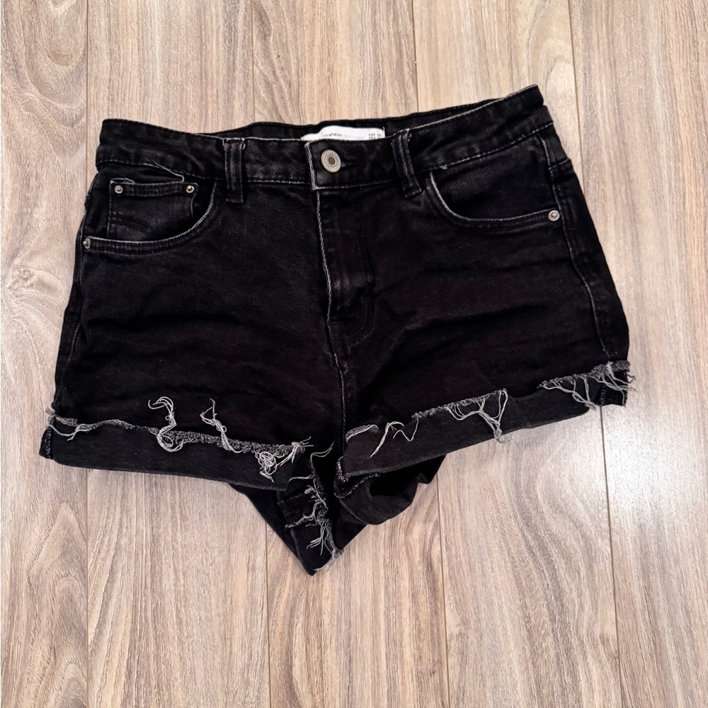 Zara Jean Shorts Women’s Trafaluc Denimwear Black. Sz 4